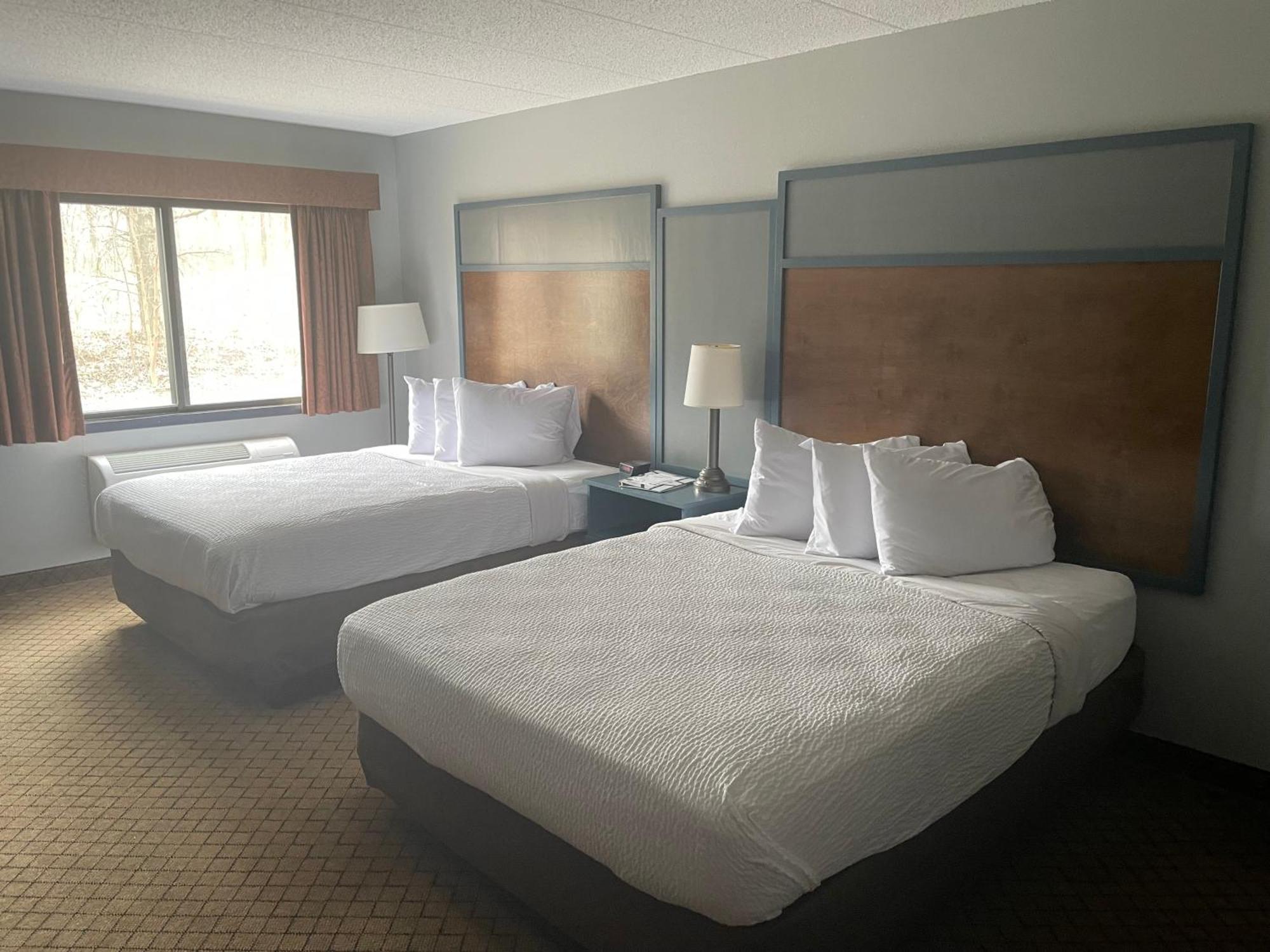 Americinn By Wyndham Hartford Wi Exterior foto