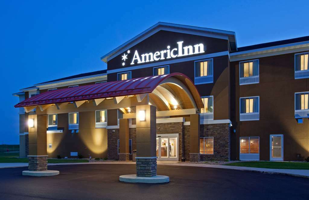 Americinn By Wyndham Hartford Wi Exterior foto